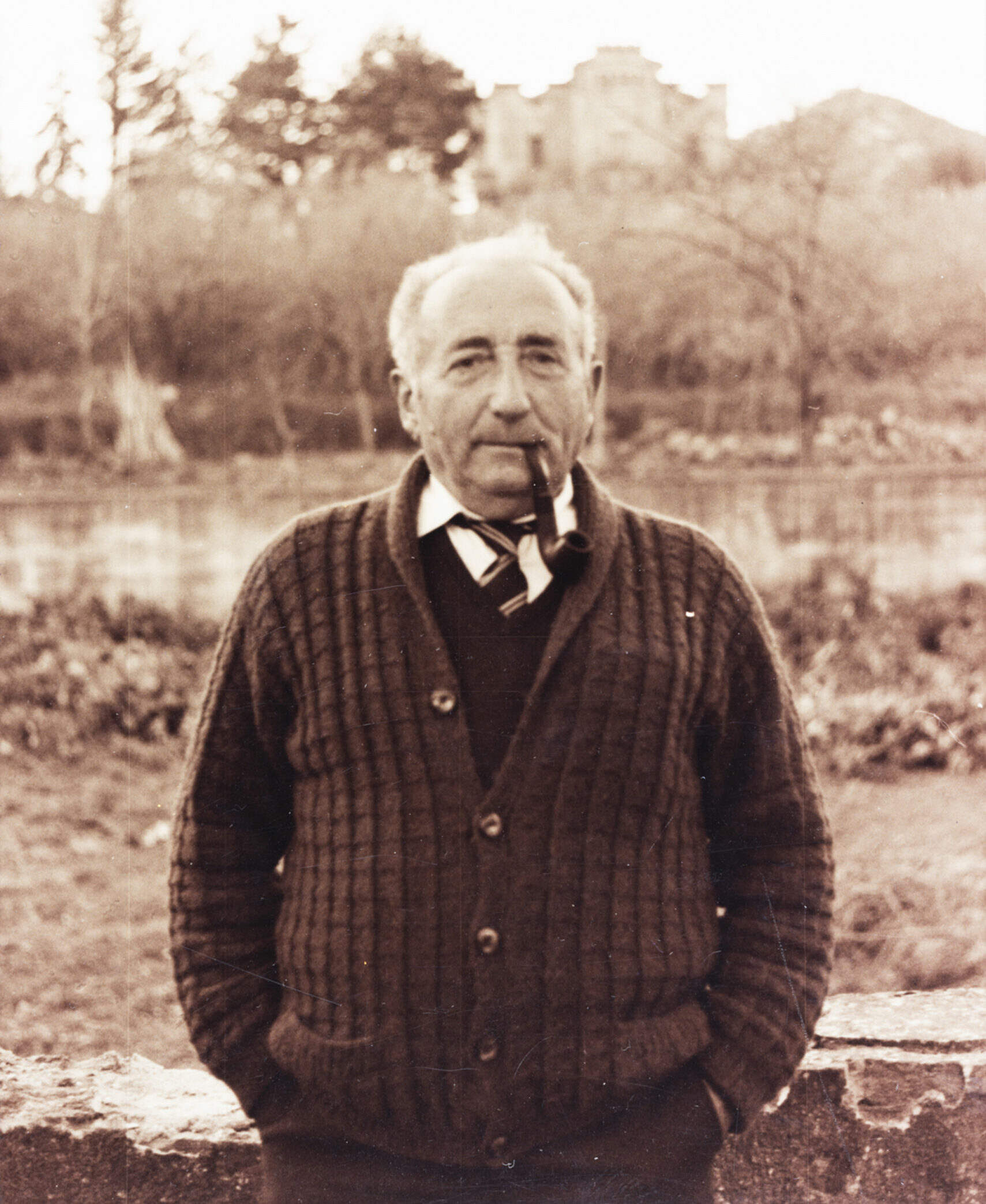 Antoni Pagès i Suriol (1918-2017), en Ton de Pla Boscàs, de Les Planes d'Hostoles, l'any 1993. Dana Carrillo. Arxiu del Grup de Recerca Folklòrica de la Garrotxa.