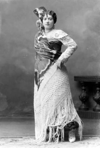 Pepeta Ramos i Ramos, La Goyita (Barcelona, 1890-1970), segurament la cupletista que més va popularitzar Pasqua Florida. Cuplets.cat. Arxiu del Grup de Recerca Folklòrica de la Garrotxa.