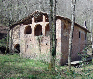 Casa i ermita de Font de Joan o Sant Joan de la Font de Riudaura. Josep Garcia i Miràngels. Arxiu del GRFG.