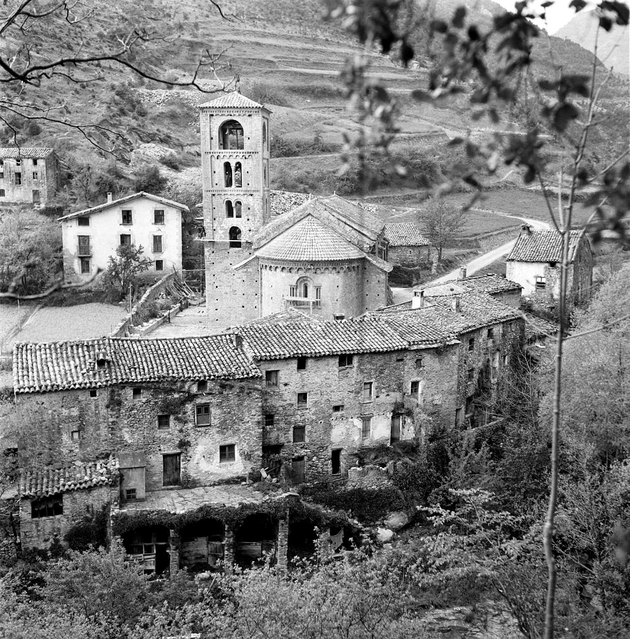 Vista de Beget, l'any 1967 (Ajuntament de Girona. CRDI - Josep Buil Mayral).