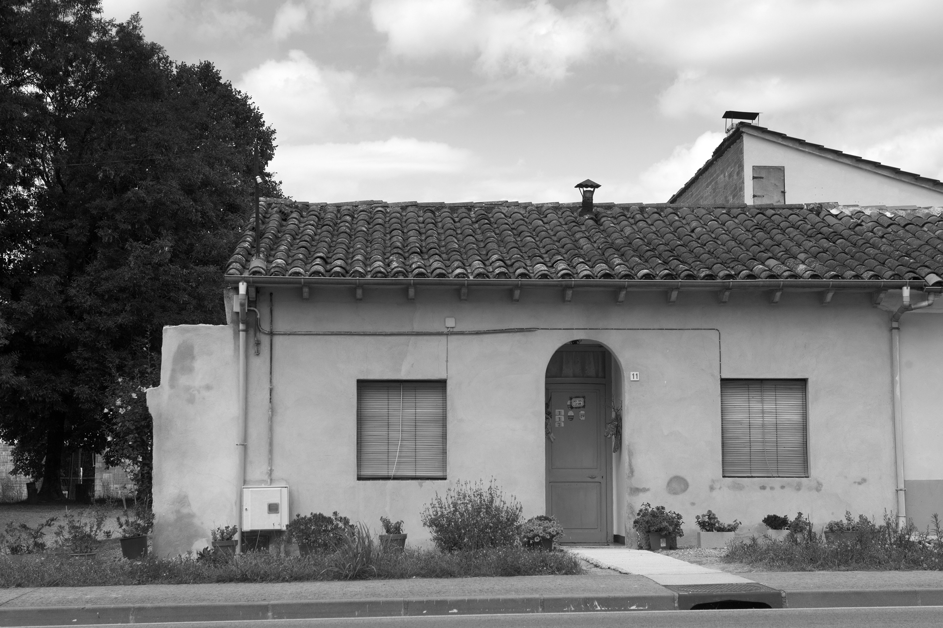Casa de la família Renart Quintana, a Bosc de tosca - Les Preses, on en Fonso visqué els darrers trenta-vuit anys de la seva vida (Arxiu del GRFG - Santi Plana, 2025).