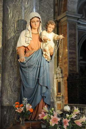 Imatge de la Mare de Déu del Roser (Arxiu del Grup de Recerca Folklòrica de la Garrotxa).